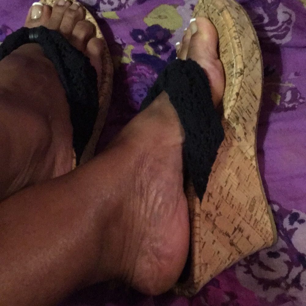Sandals - Picture 2 of 4